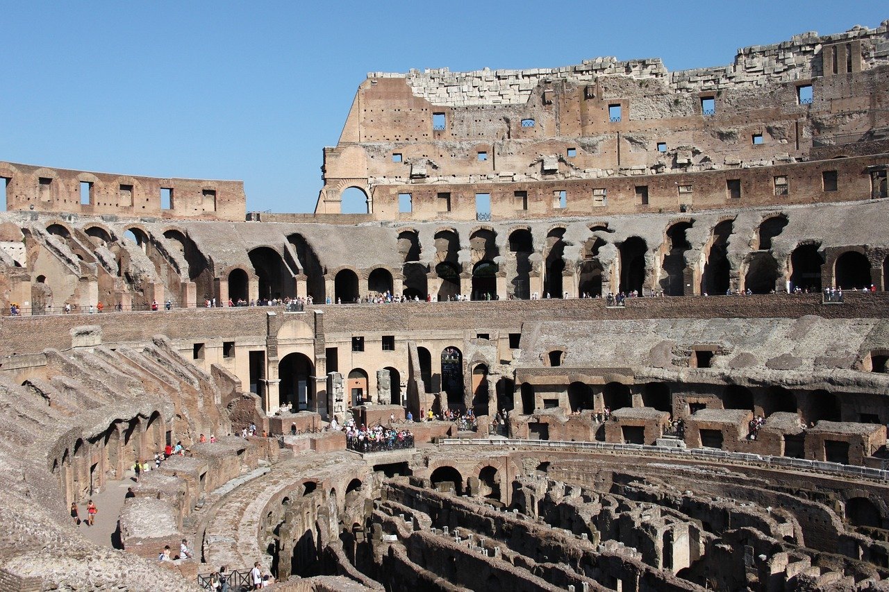 discover-italy-coliseum