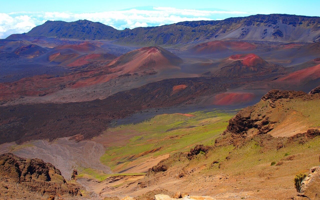 hawaii-maui-volcano-crater