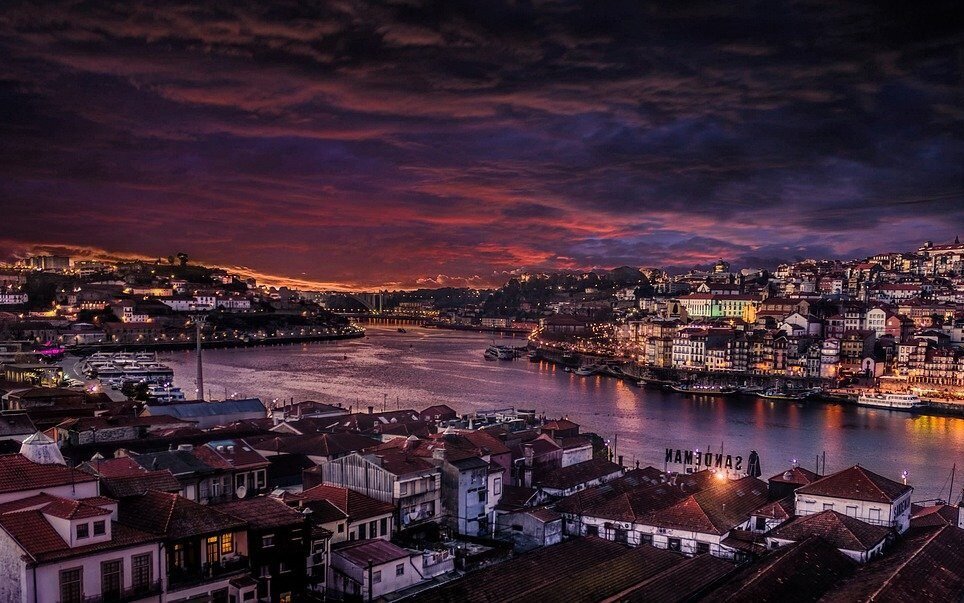 porto by night