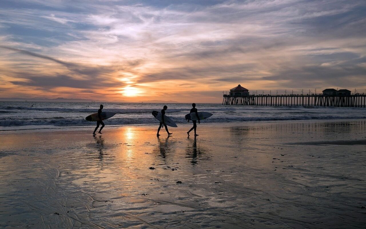 surfer-california