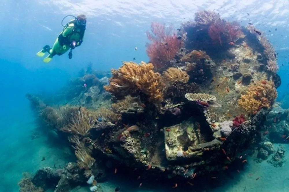 Amed snorkeling