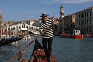 Venice gondola tours