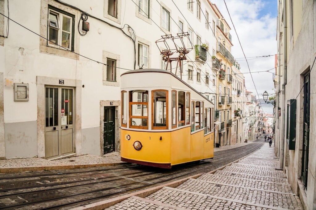 lisbon-tram